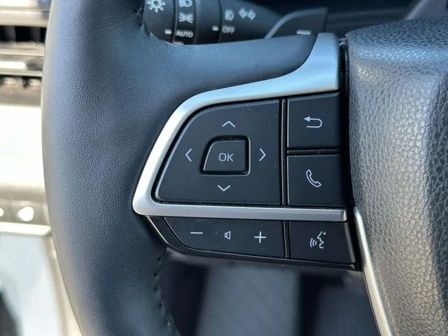 Used 2024 White Toyota Platinum image 23