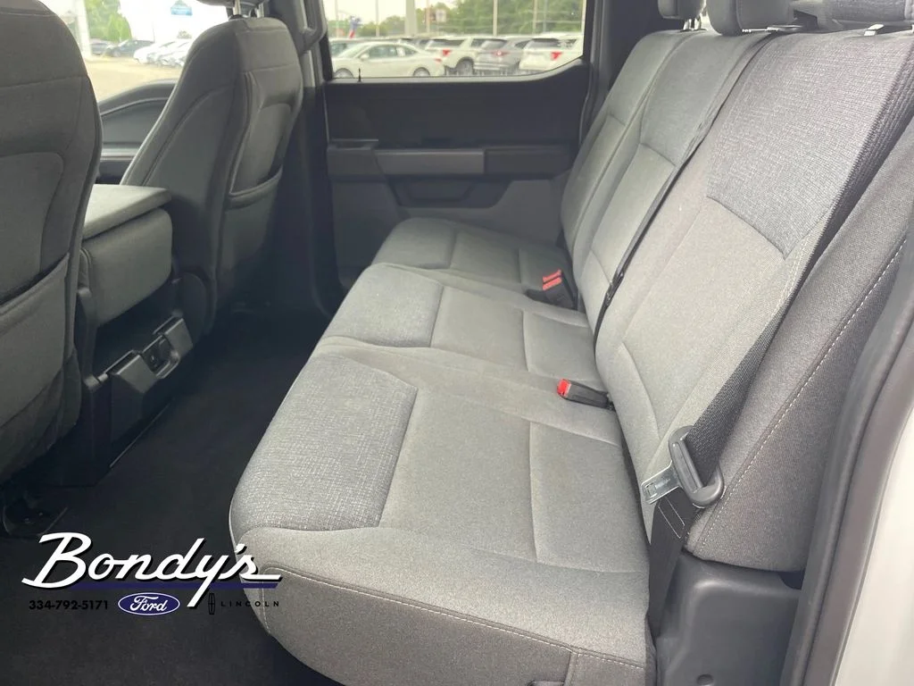 Used 2025 Oxford White Ford XLT image 11