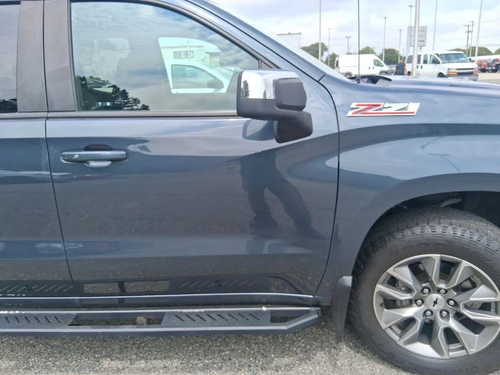 Used 2021 Gray Chevrolet LT image 4