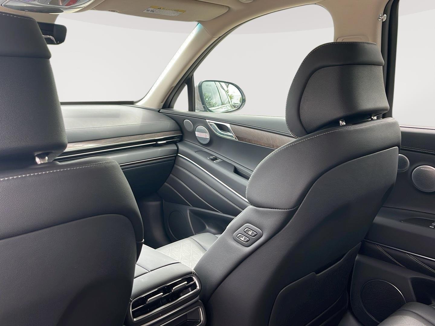 New 2026 Savile Silver Genesis 2.5T Advanced image 16