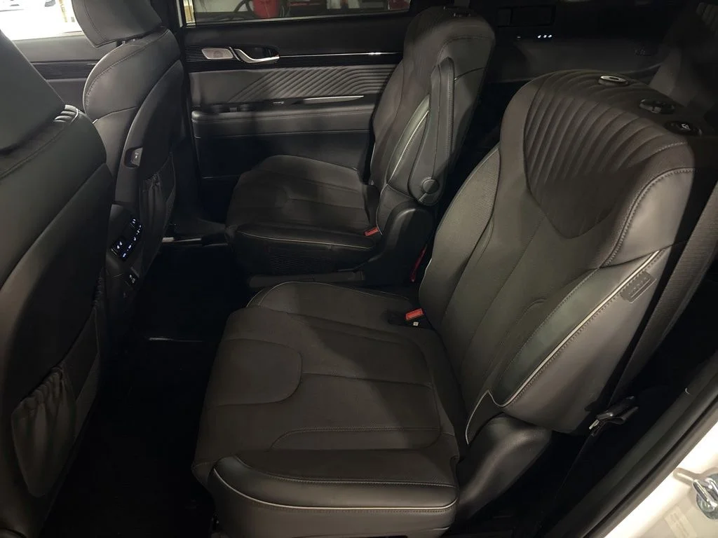 Used 2025 White Hyundai Calligraphy Night Edition image 35
