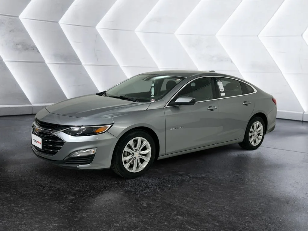 Used 2024 Gray Chevrolet LT image 3