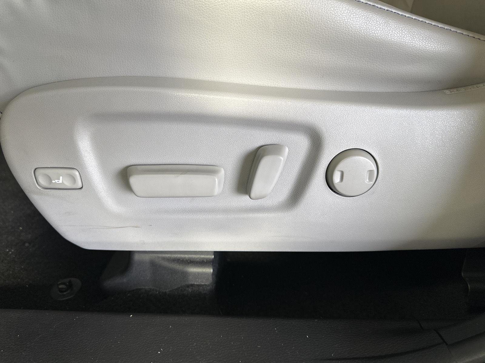 Used 2019 Celestial Silver Metallic Toyota XLE image 11