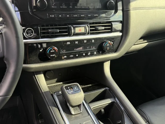 Used 2024 Pearl White Nissan SL image 18