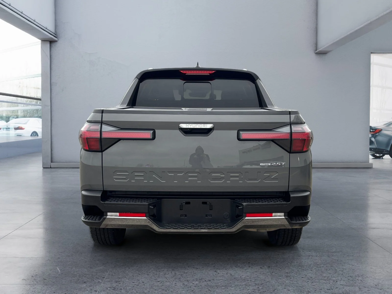 Used 2025 Atlas White Hyundai Preferred image 4