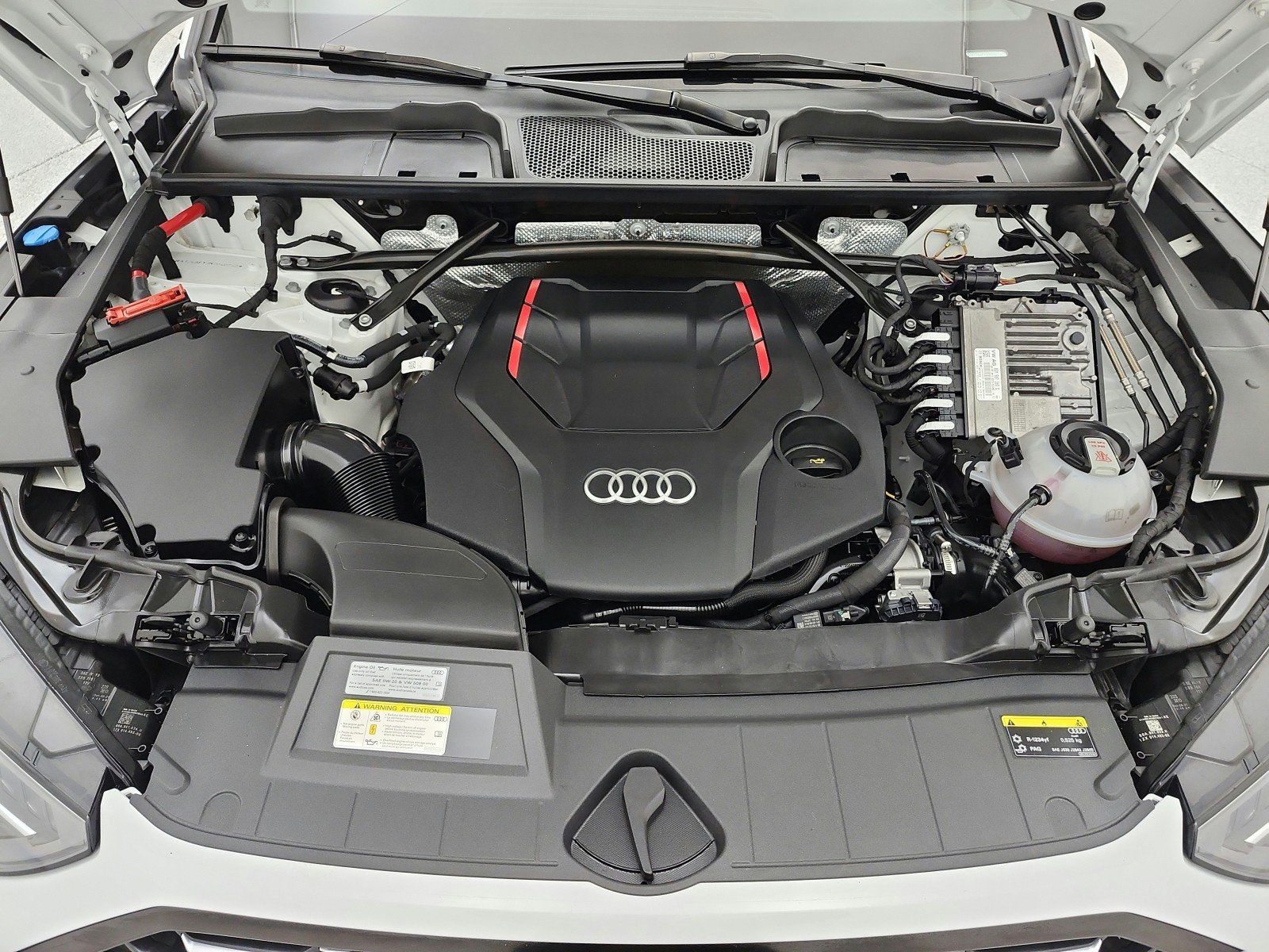 Used 2022 Glacier White Metallic Audi Premium Plus 3.0 TFSI quattro image 17