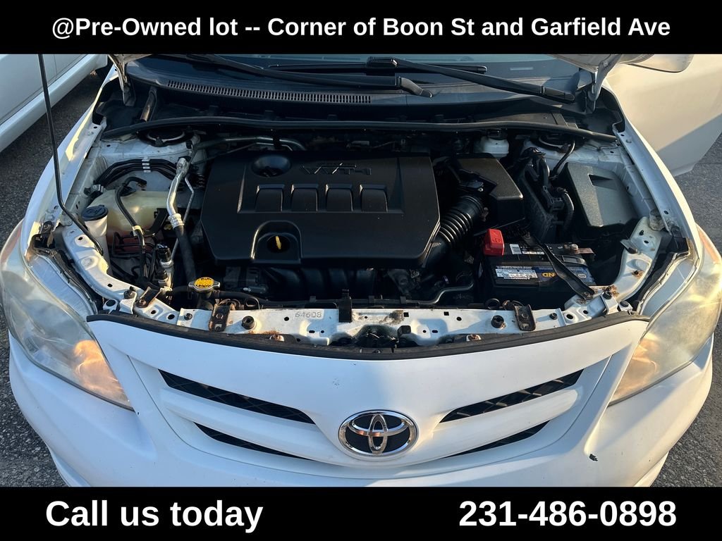 Used 2012 White Toyota LE image 10