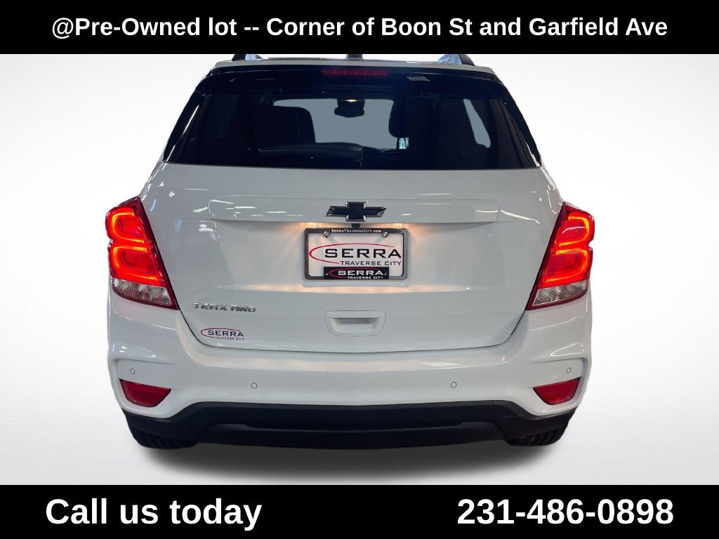 Used 2022 Summit White Chevrolet LT image 4