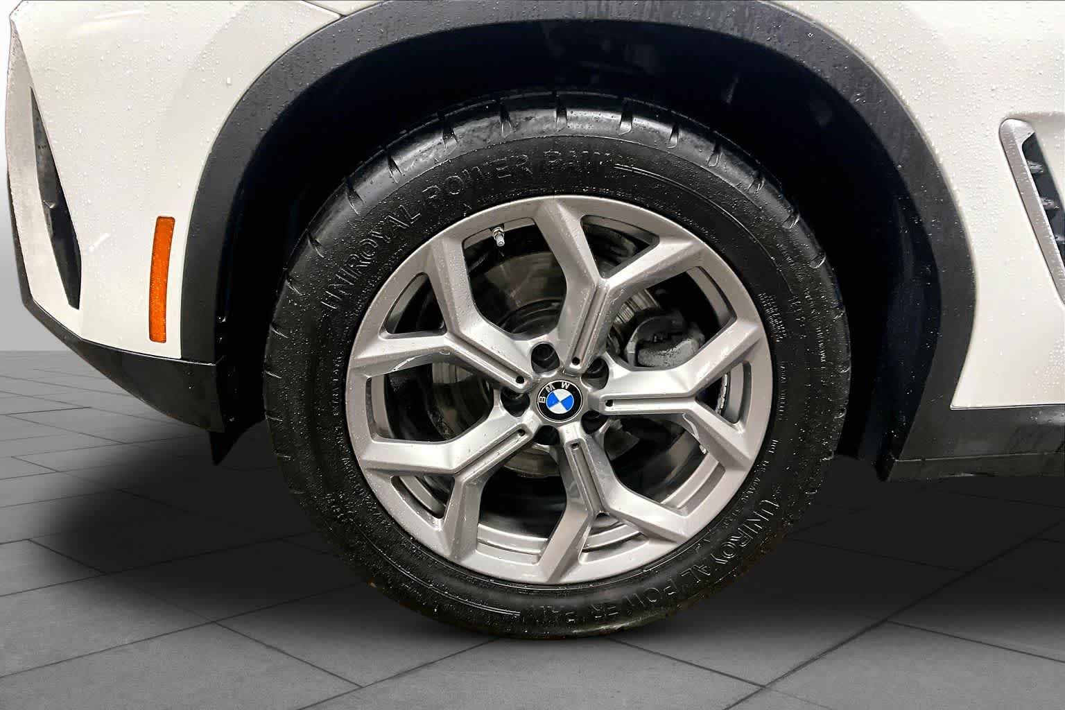 Used 2022 Alpine White BMW xDrive30i image 11