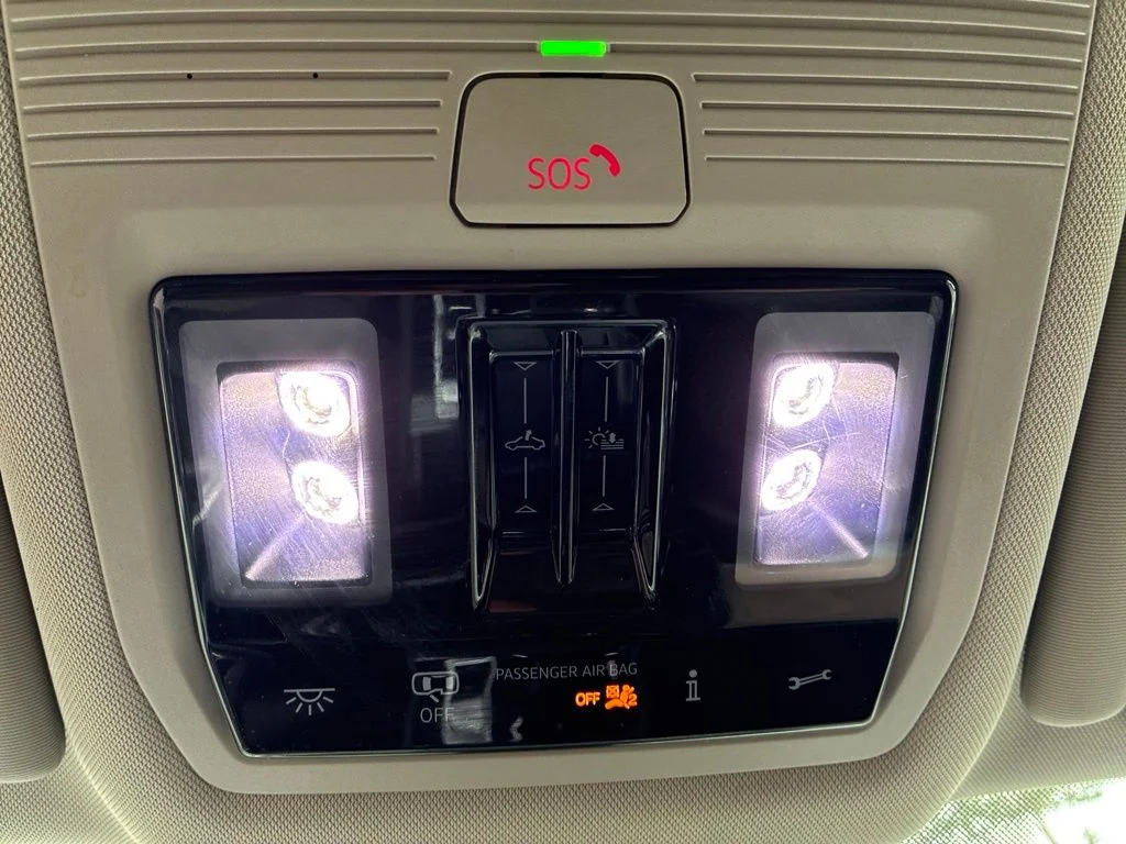 Certified Used 2024  Volkswagen 2.0T SE w/Technology image 18
