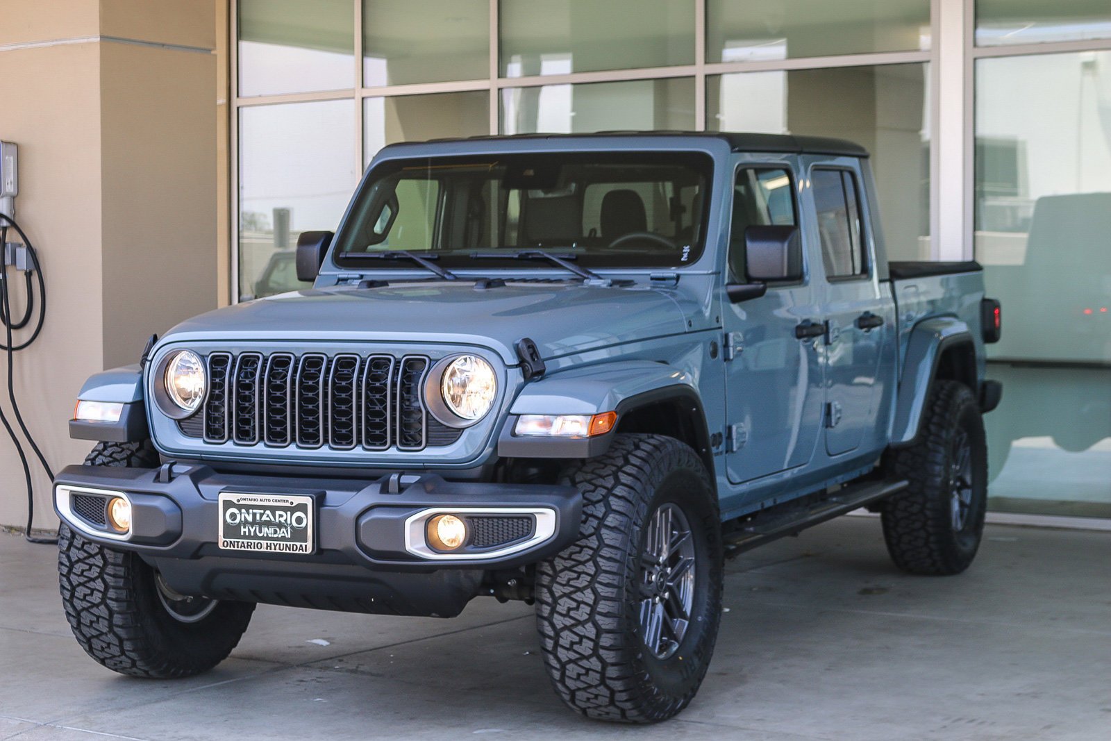 Used 2024 Anvil Clear Coat Jeep Sport S image 4