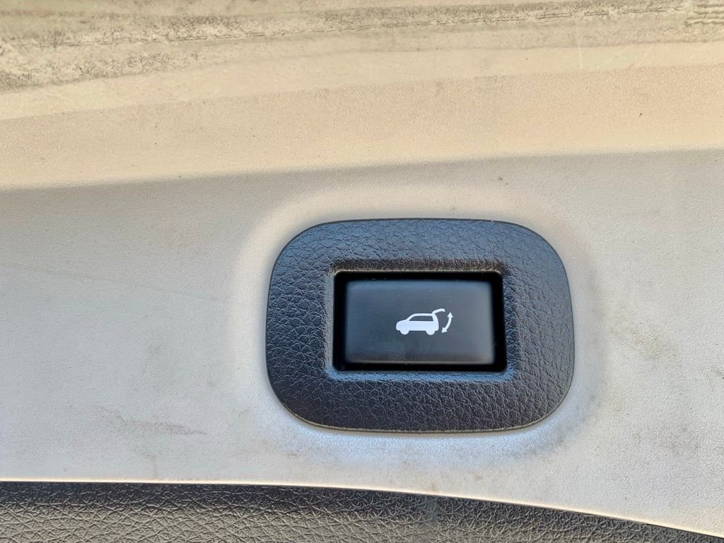 Used 2020 Gray Nissan SV image 22