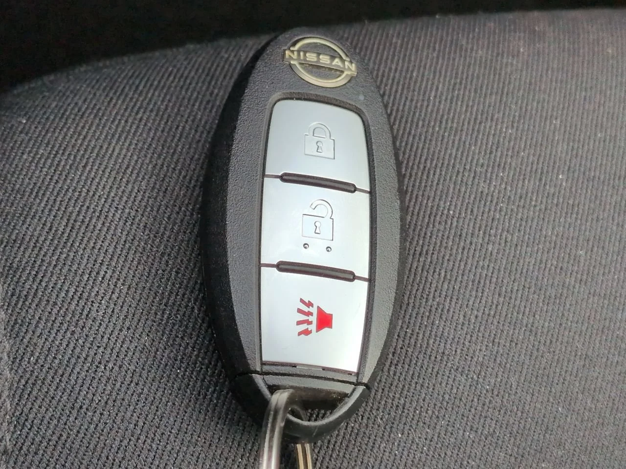 Used 2022 Brilliant Silver Metallic Nissan S image 27