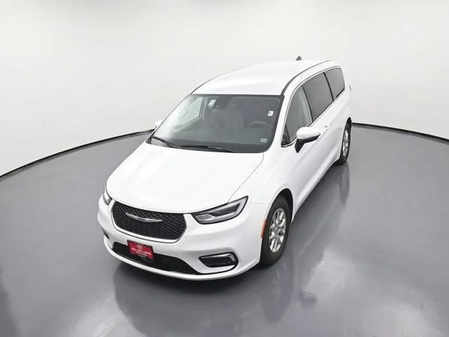 Used 2023 White Chrysler Touring L image 16