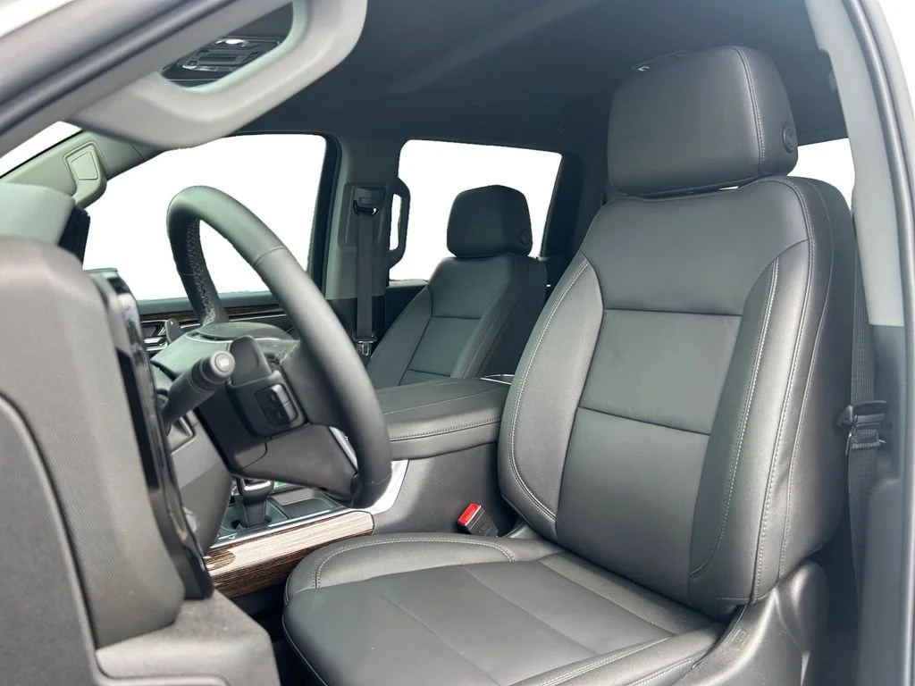 New 2026 Summit White GMC Elevation image 26