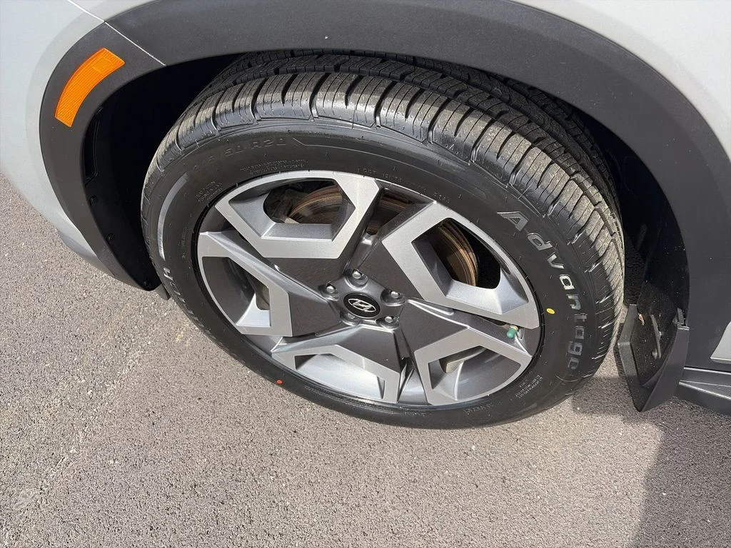Used 2024 Silver Hyundai SEL image 10