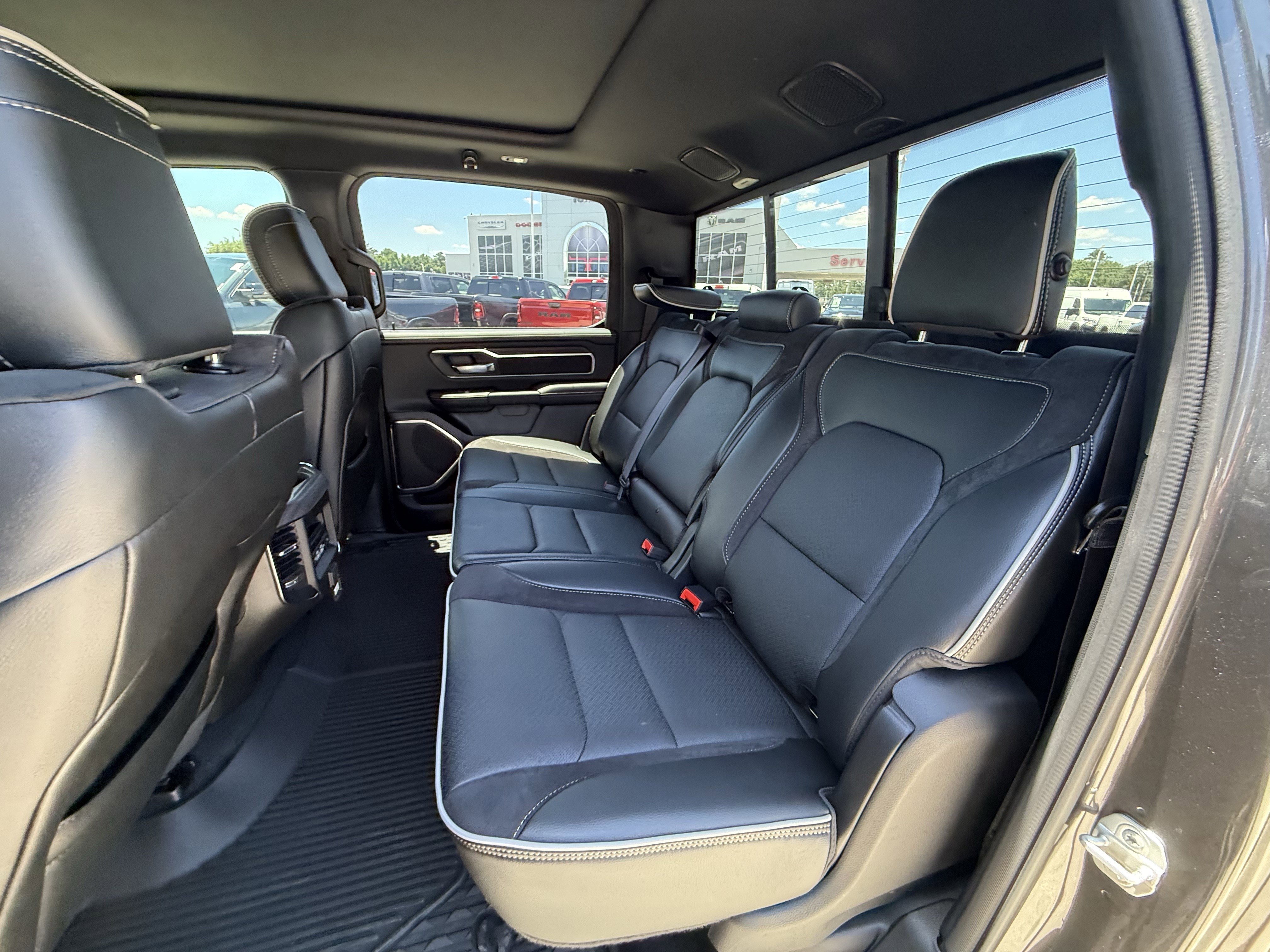 2026 RAM 1500 Laramie - Photo 15