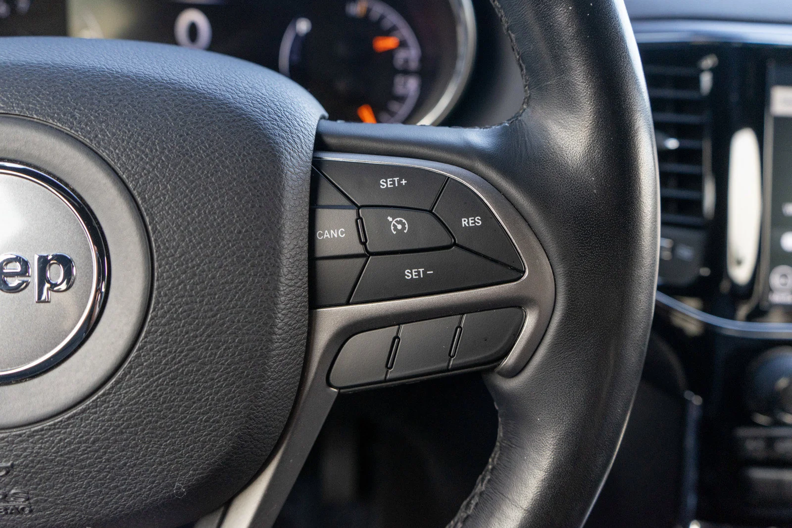 Used 2020 Velvet Red Pearlcoat Jeep Altitude image 25