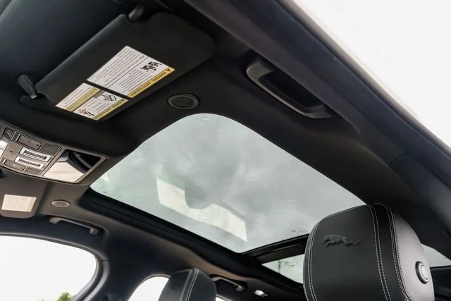2026 Jaguar F-Pace R-Dynamic S - Photo 4