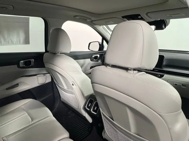 2025 Kia Sorento S - Photo 46