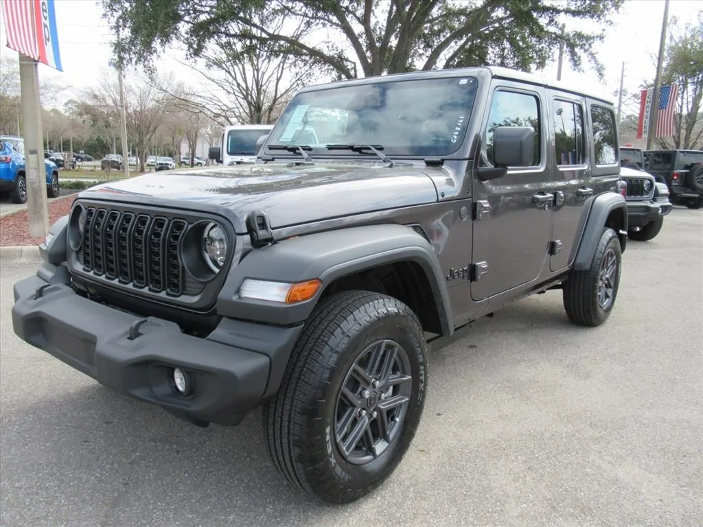New 2026 Granite Crystal Metallic Clearcoat Jeep Sport S image 3