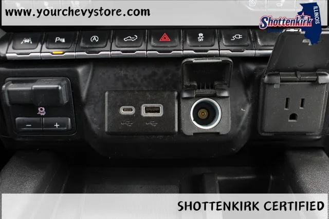 Used 2021 White GMC SLT image 38