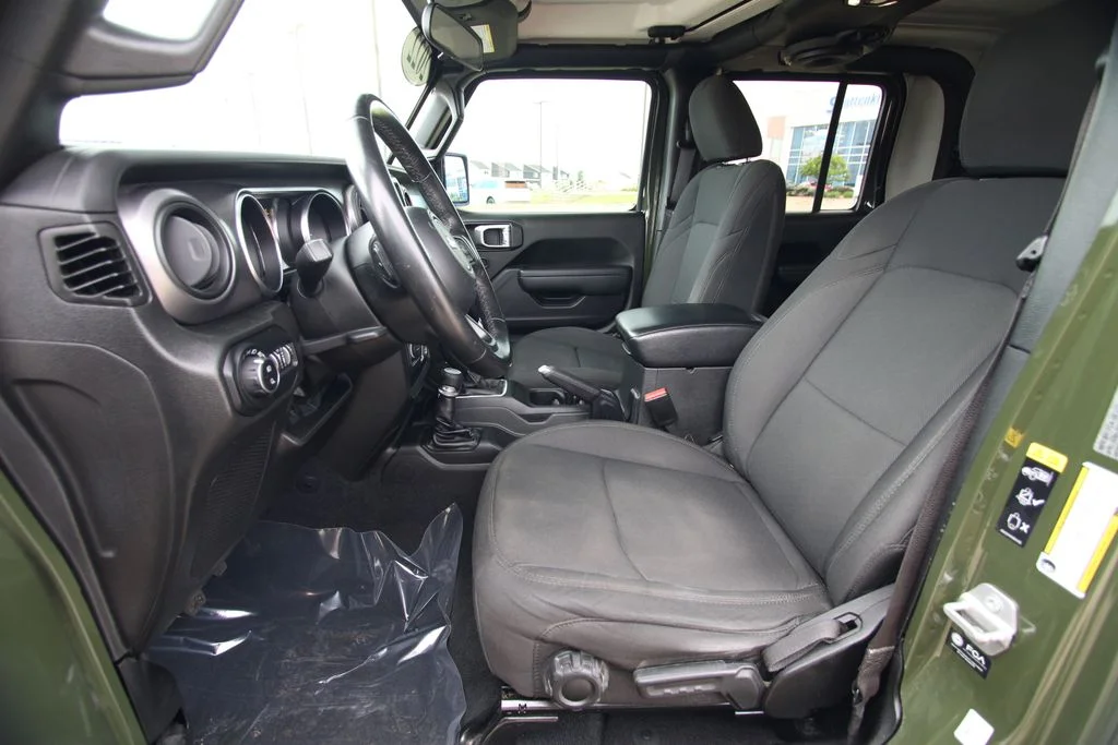 Used 2022 Green Jeep Sport image 6
