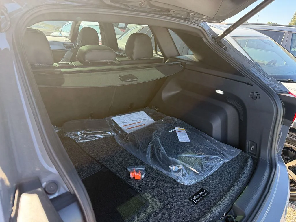 New 2026 Pure Gray Volkswagen 2.0T SE w/Technology image 28
