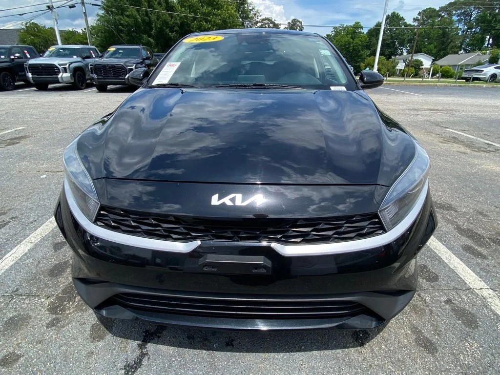 Used 2023 Black Kia LXS image 17