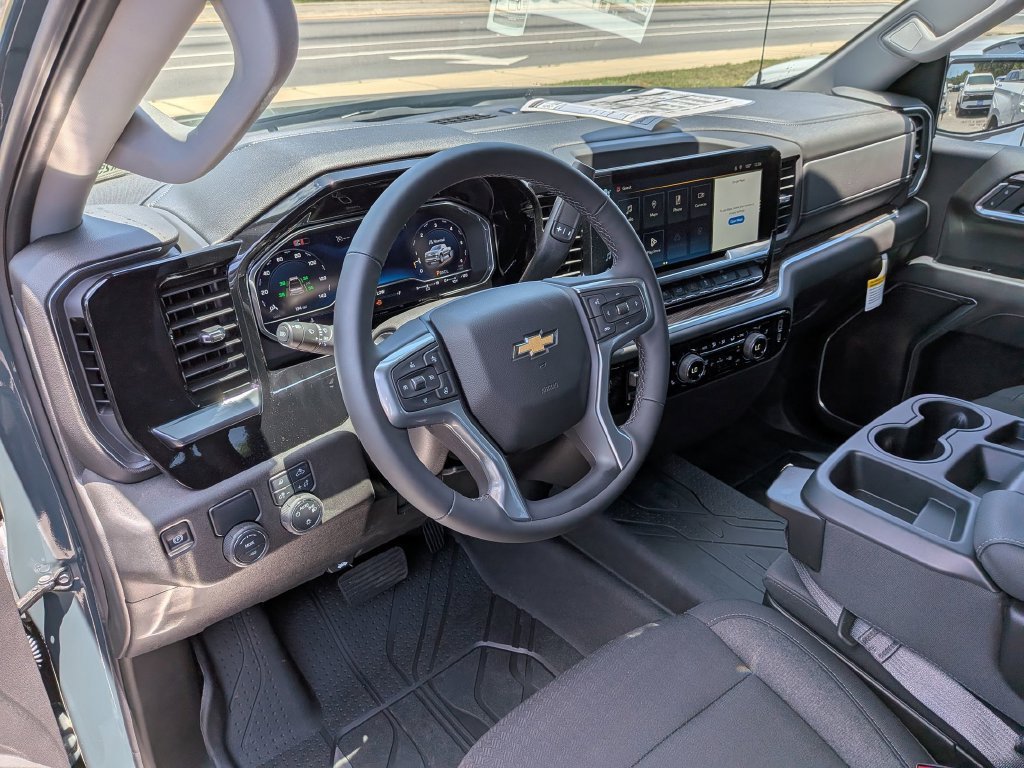 2025 Chevrolet Silverado 1500 LT - Photo 32