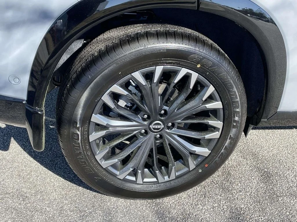 New 2026 Gray Nissan Platinum image 7