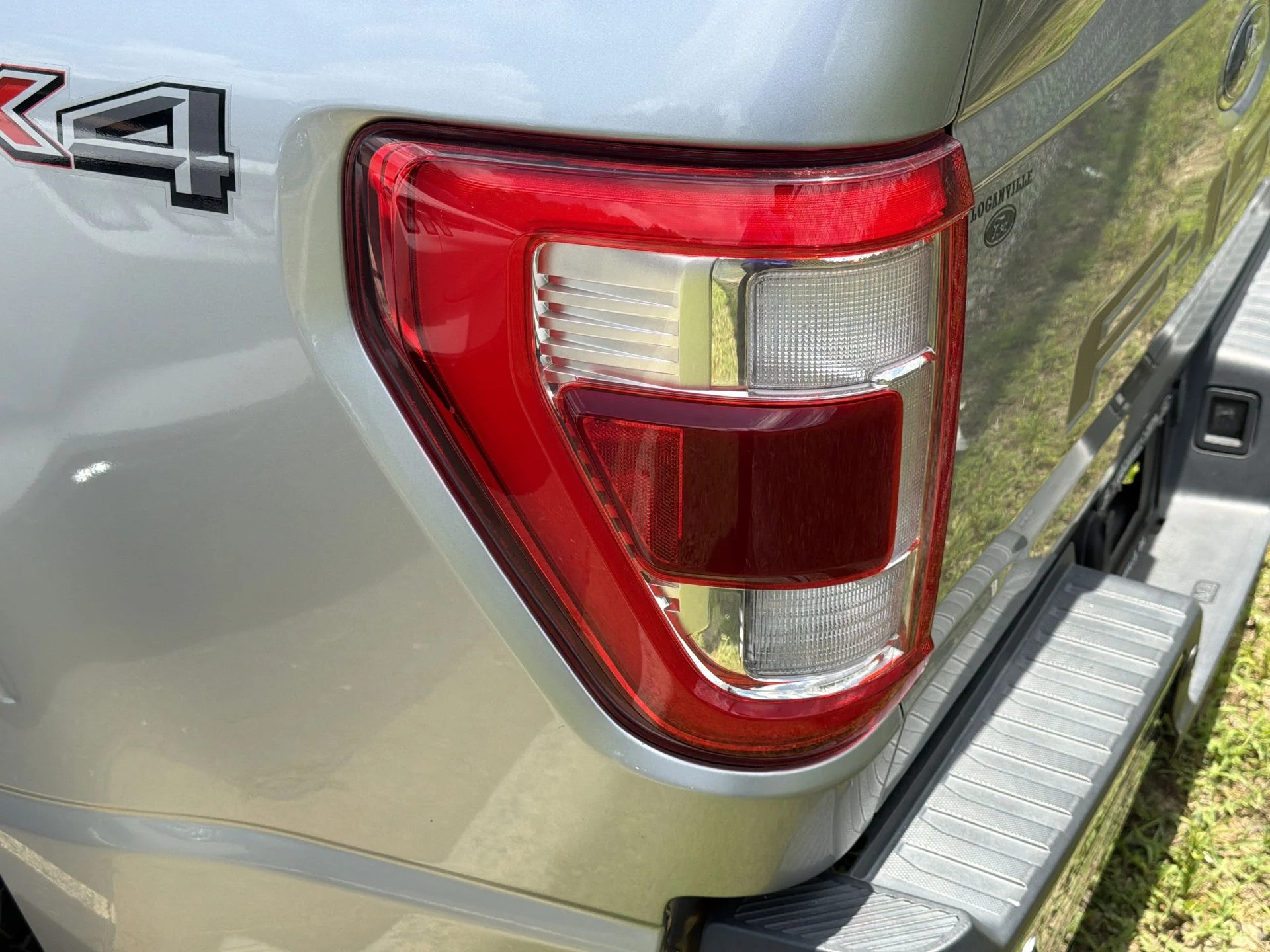 Used 2022 Silver Metallic Ford Lariat image 9