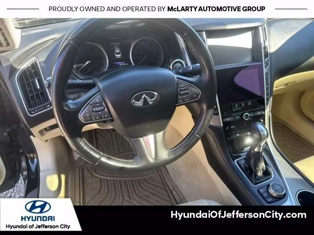 Used 2017 Black INFINITI 3.0t Premium image 7