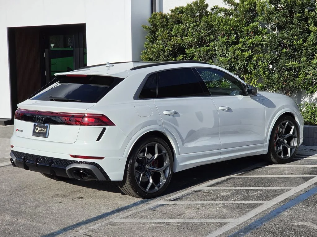 Used 2025 Carrara White Audi 4.0T image 4