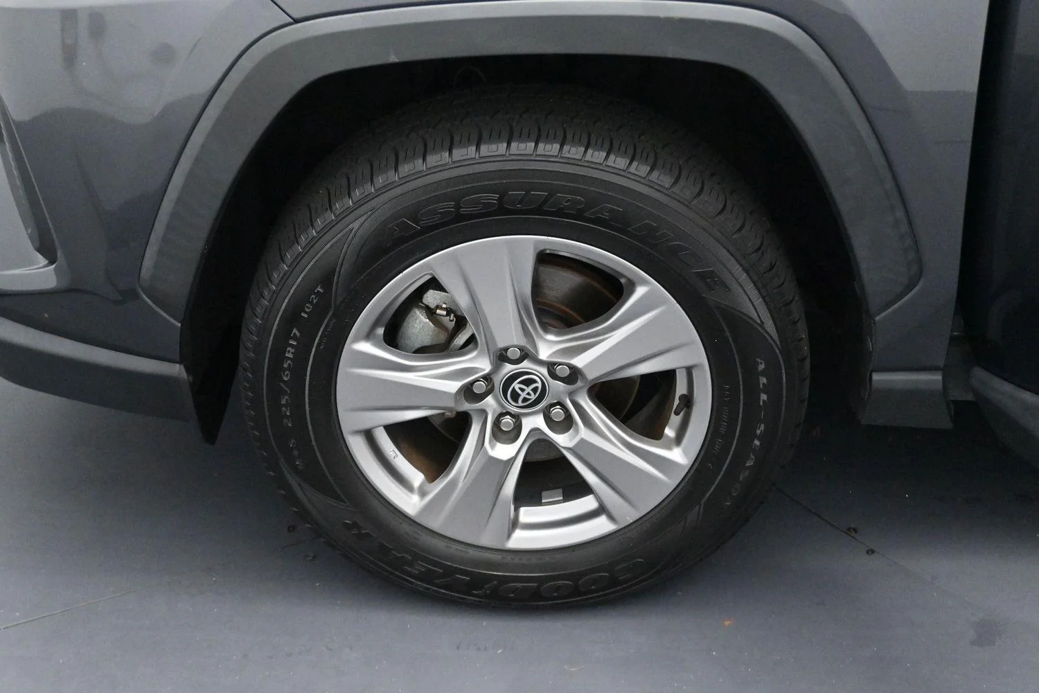 Used 2022 Magnetic Gray Metallic Toyota XLE image 30