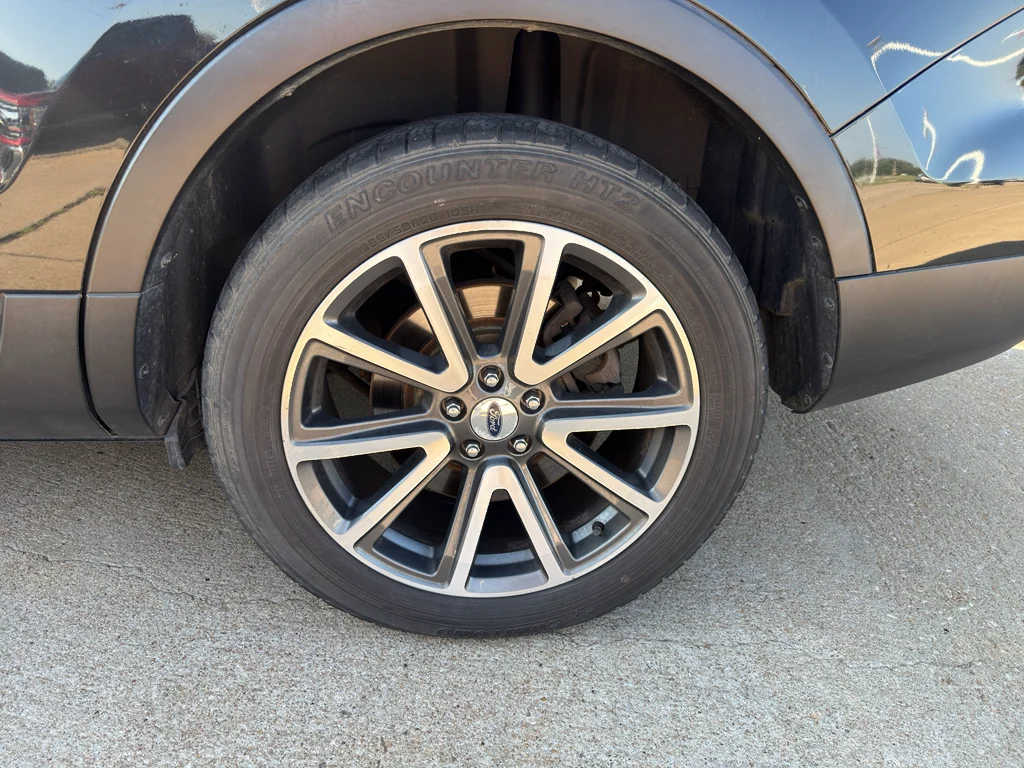 Used 2015 Bronze Fire Metallic Tinted Clearcoat Ford XLT image 10