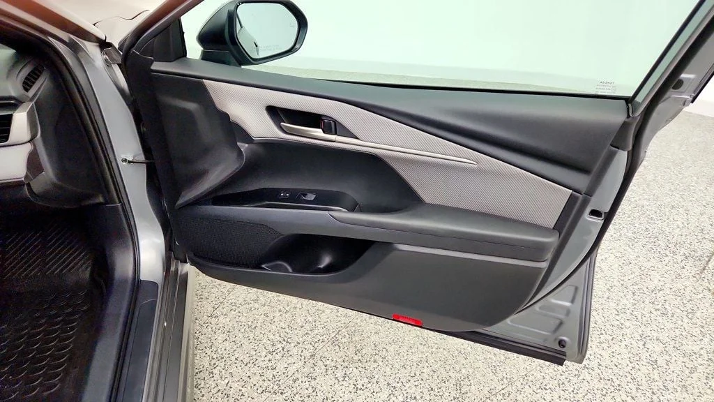 Used 2025 Heavy Metal Toyota SE w/ Power Moonroof, Cold Weather Pkg & Convenience Pkg image 25