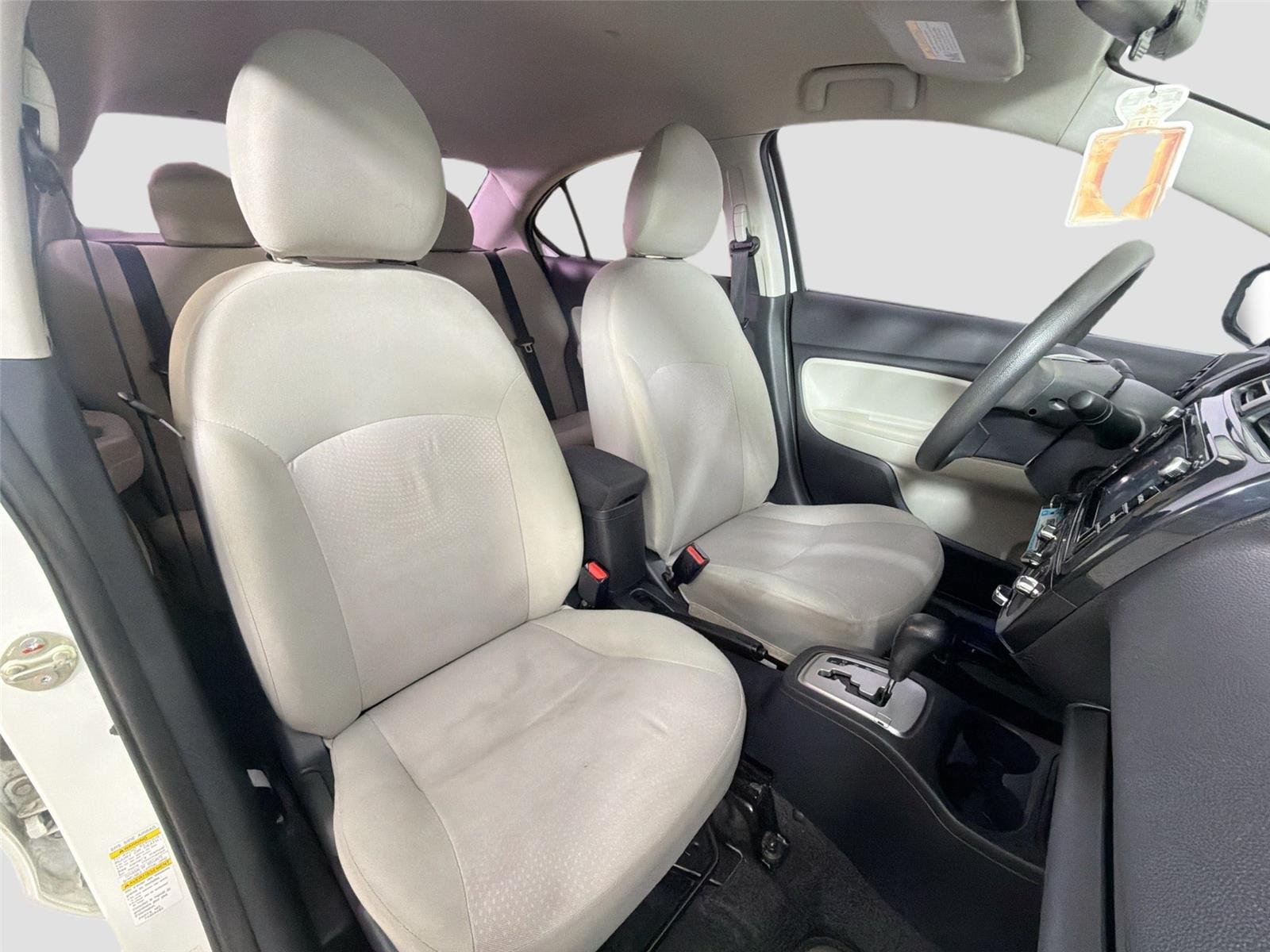 Used 2019 Pearl White Mitsubishi ES image 23
