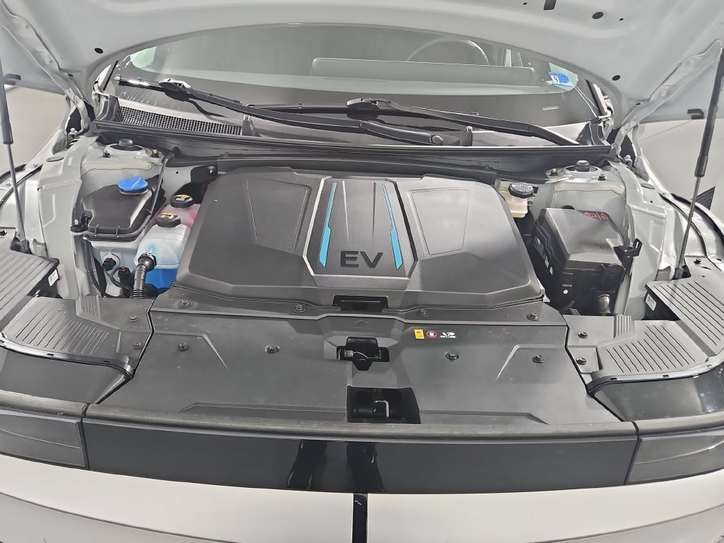 Certified Used 2024 Gray Hyundai SEL image 22