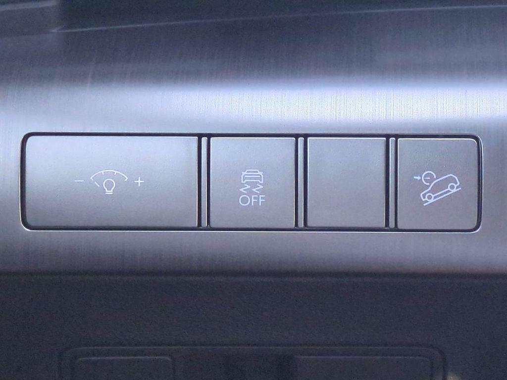 New 2027 Green Hyundai SE FWD image 26