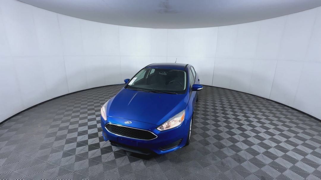 Used 2018 Blue Ford SE image 3