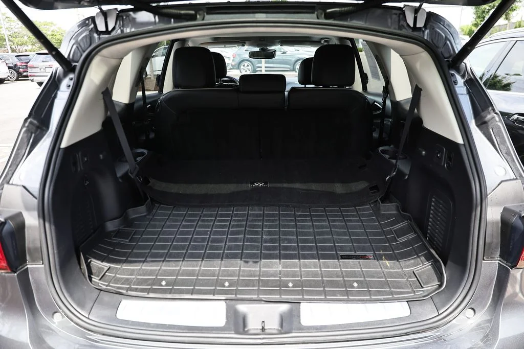 Used 2019 Graphite Shadow INFINITI LUXE image 31
