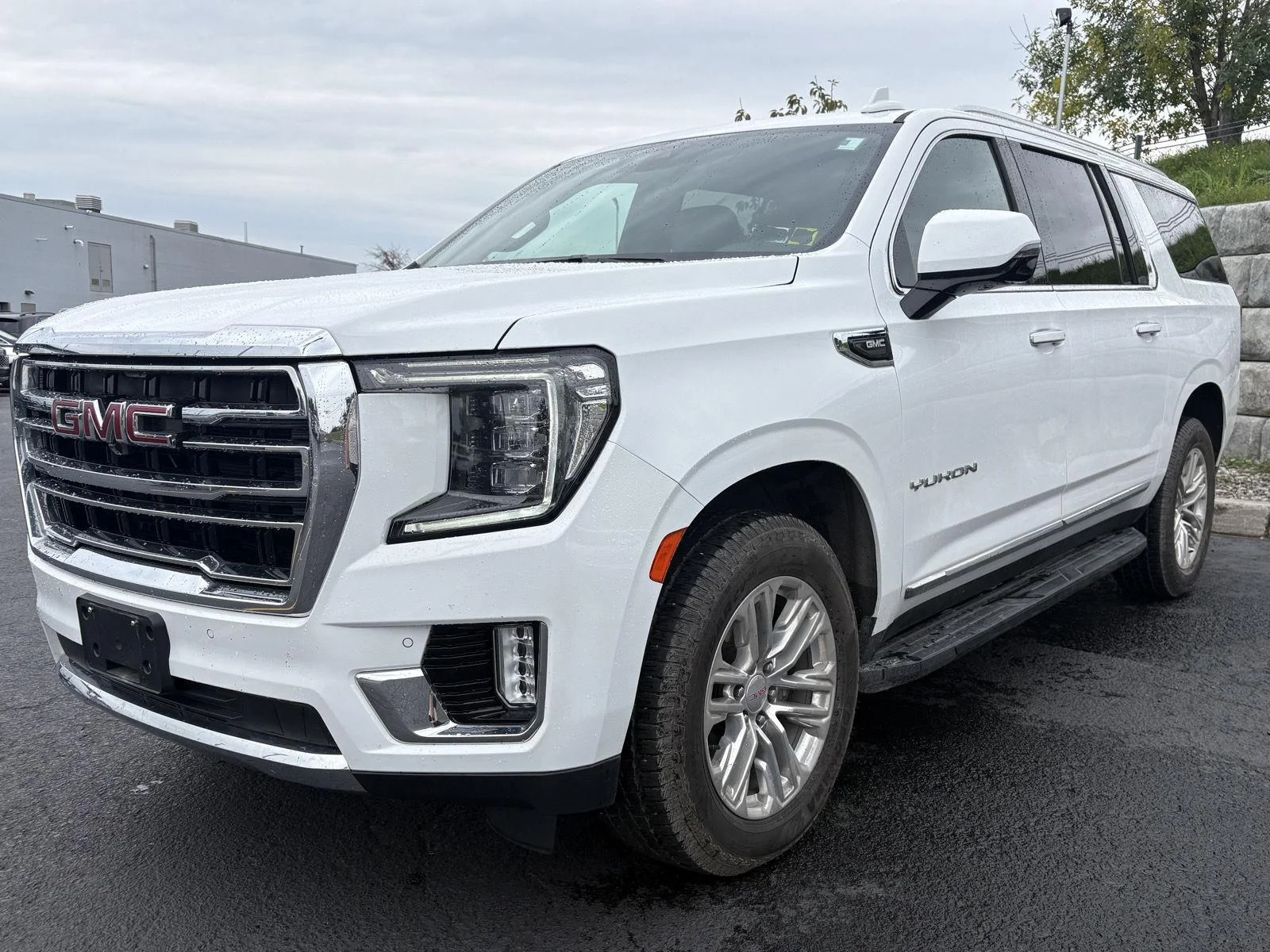Used 2022 Summit White GMC SLT image 4