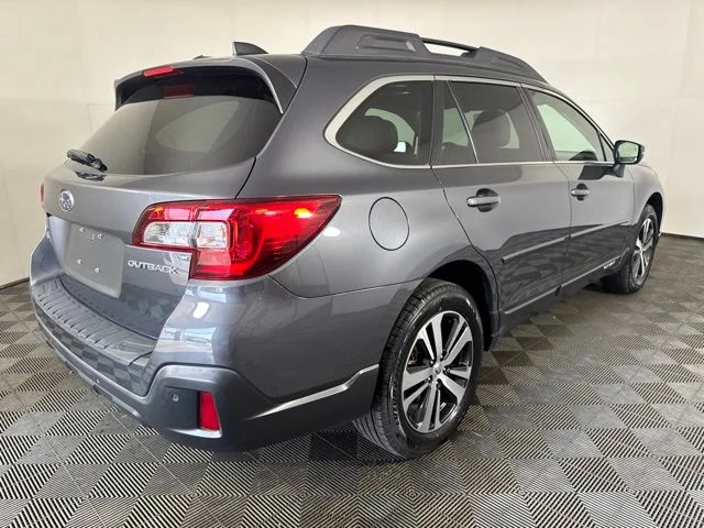 Used 2018 Magnetite Gray Metallic Subaru 2.5i image 3