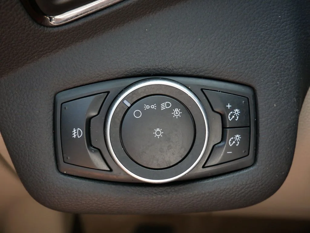 Used 2015 Blue Ford Titanium image 16