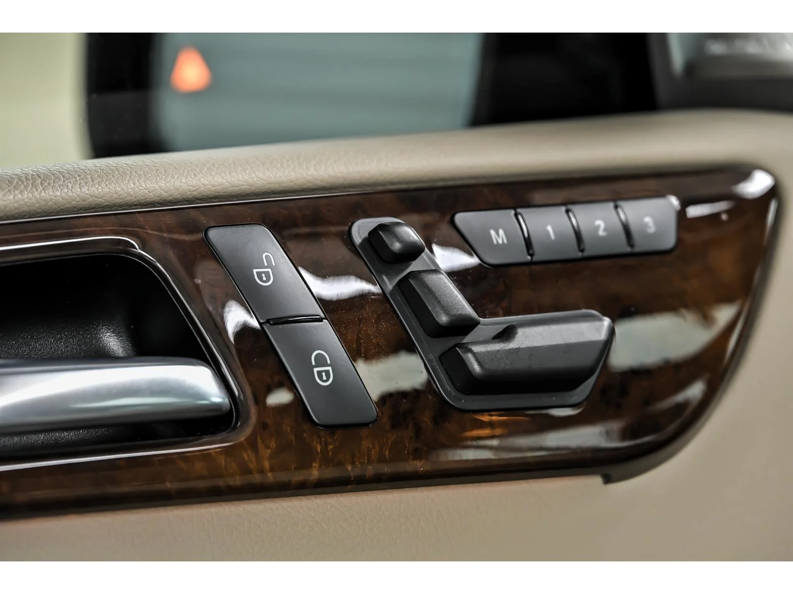 Used 2015 Brown Mercedes-Benz ML 400 image 10
