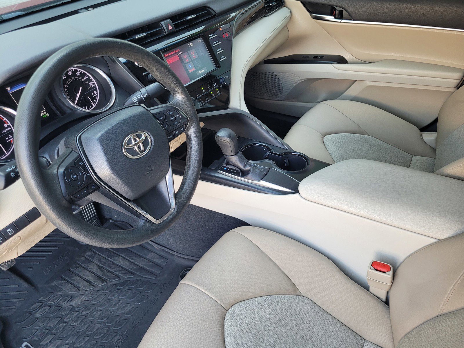 Used 2019 Red Toyota  image 20