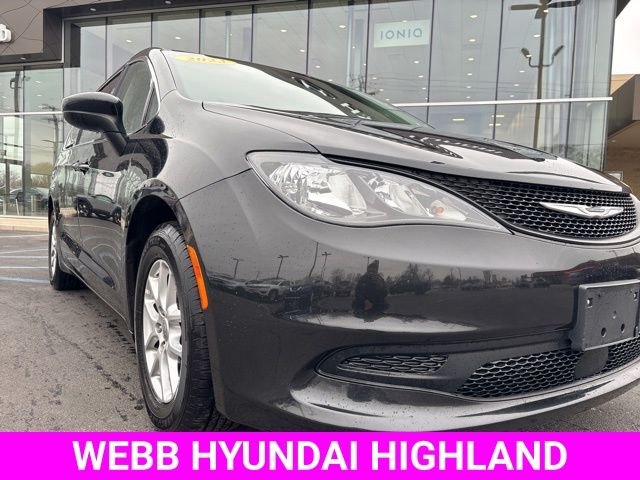 2023 Chrysler Voyager LX