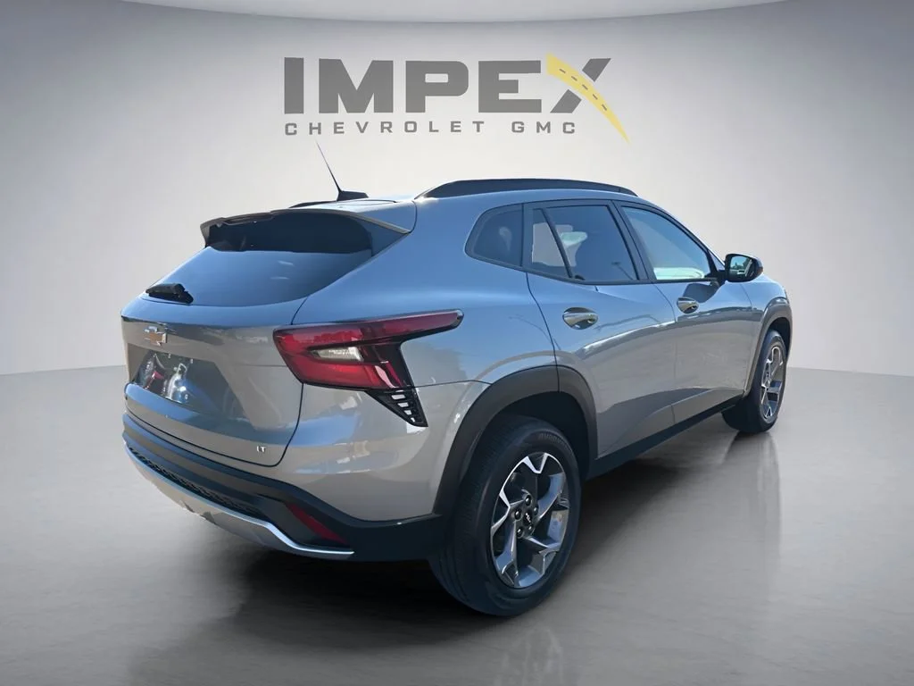 Used 2025 Sterling Gray Metallic Chevrolet LT image 5