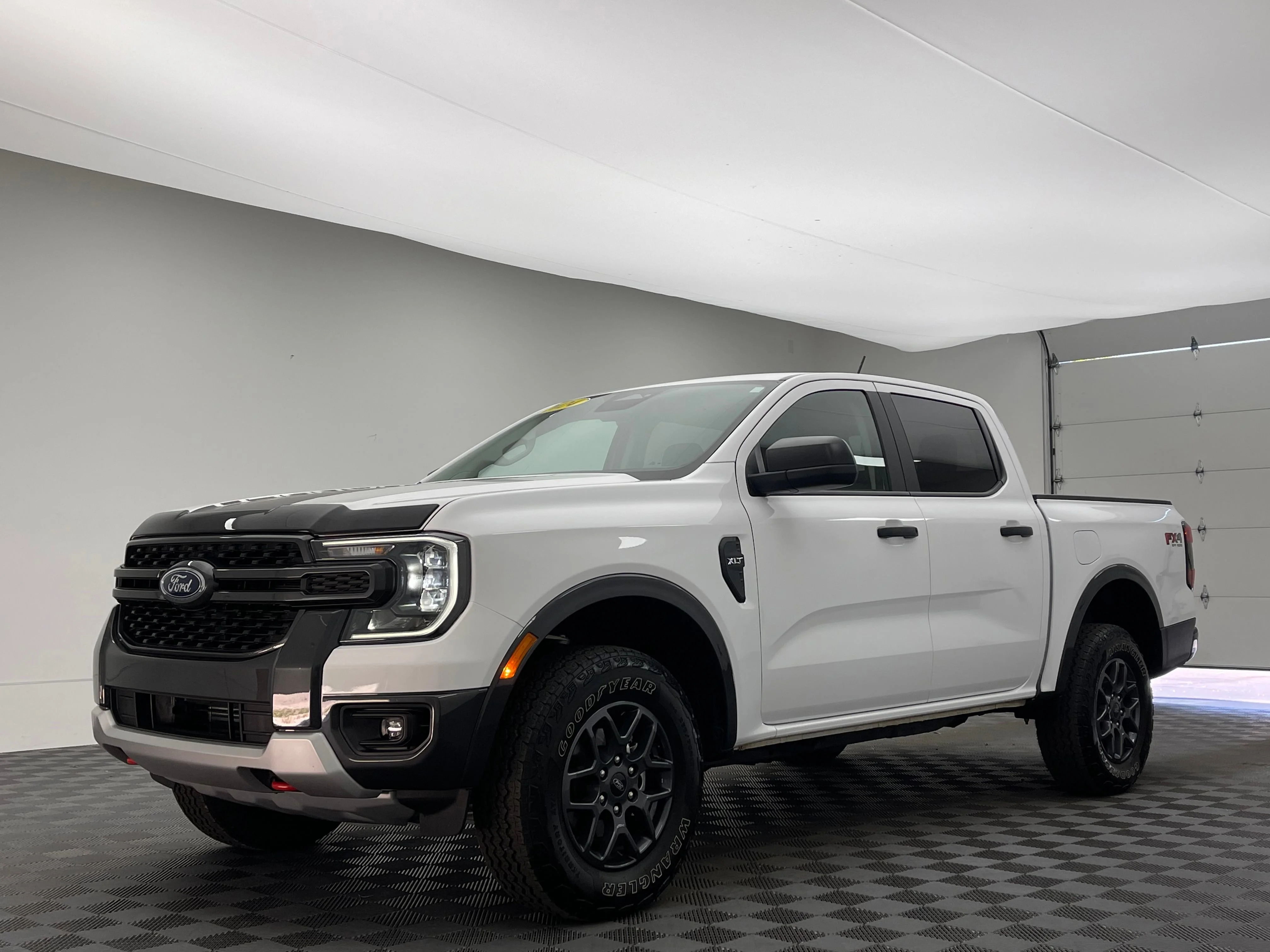 Used 2024 White Ford XLT image 2